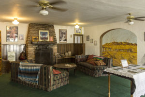 Le salon de l'hôtel Amargosa